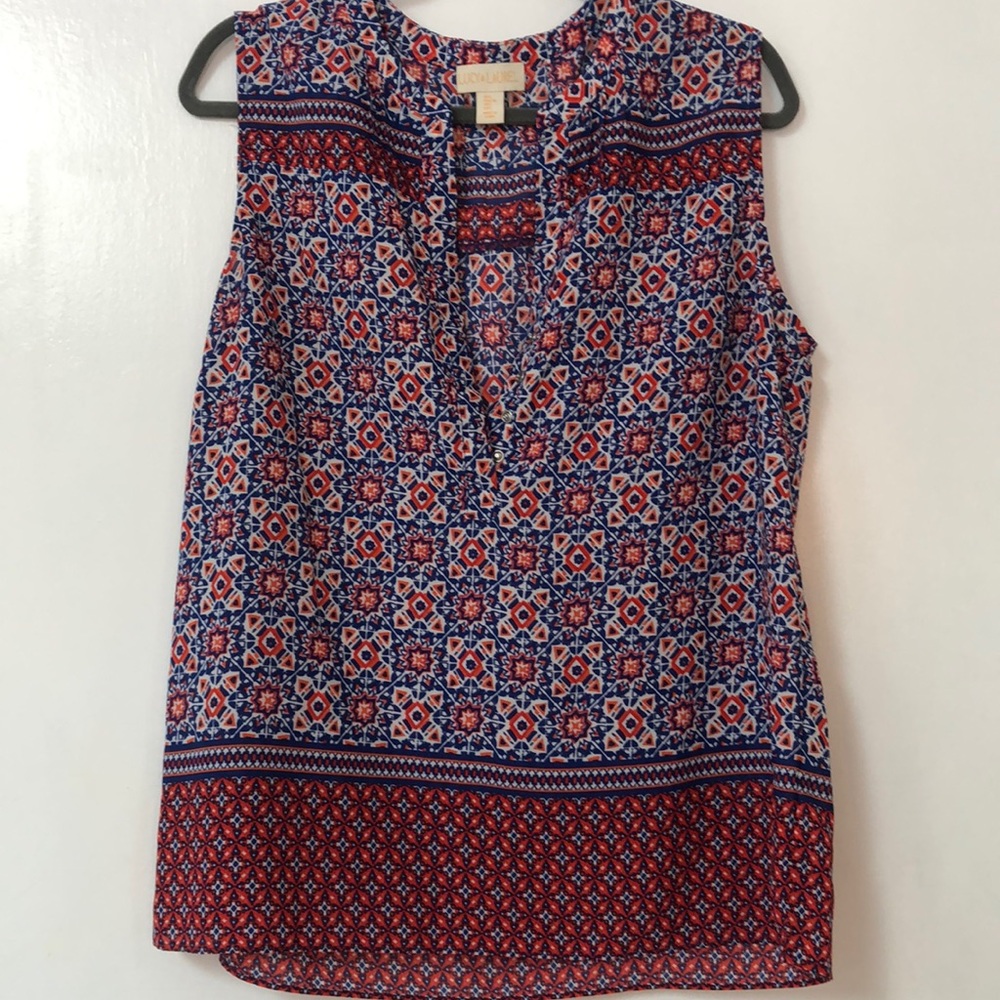 LUCY & LAUREL sleeveless blouse. Size Large.